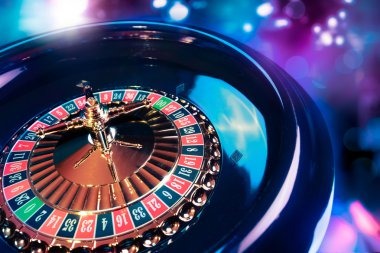 slotqu88 VIP tier progression showing Silver, Gold, Platinum, Diamond with increasing cashback rates and exclusive perks